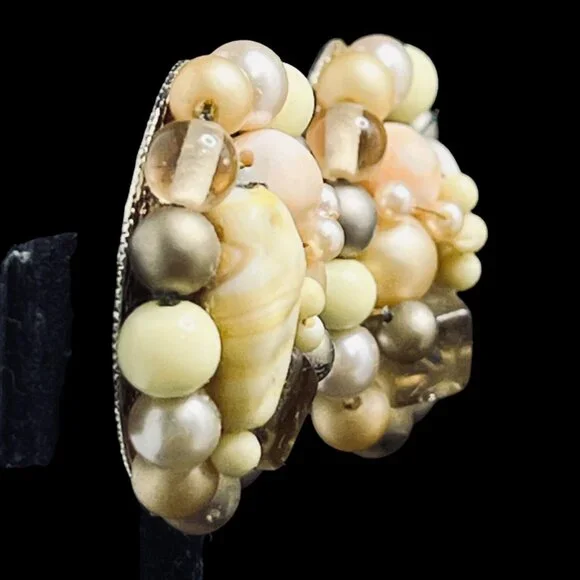 Vintage Gold Tone Oval Beaded Clip On Earrings (5251) - Picture 4 of 7